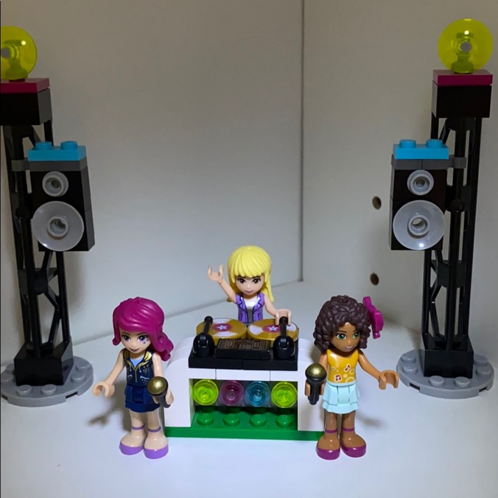 4 sets of LEGO friends
